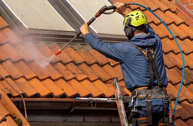Démoussage et hydrofuge de toiture à Wisches